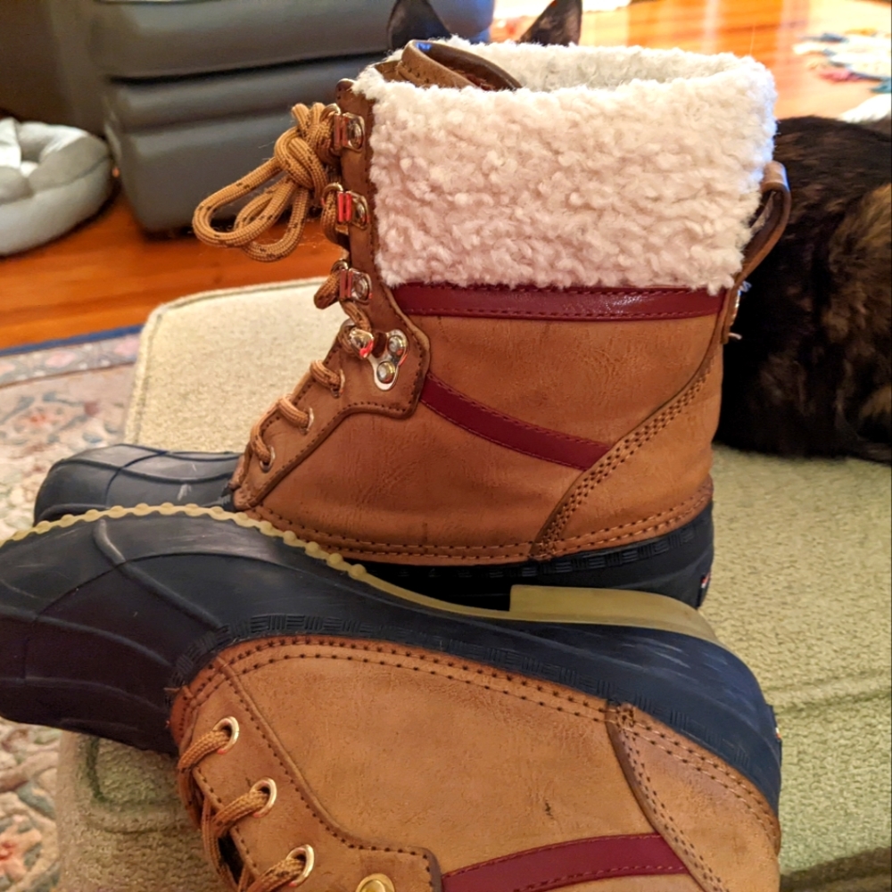 Duck boot, Tommy Hilfiger women's rain boots sz 8